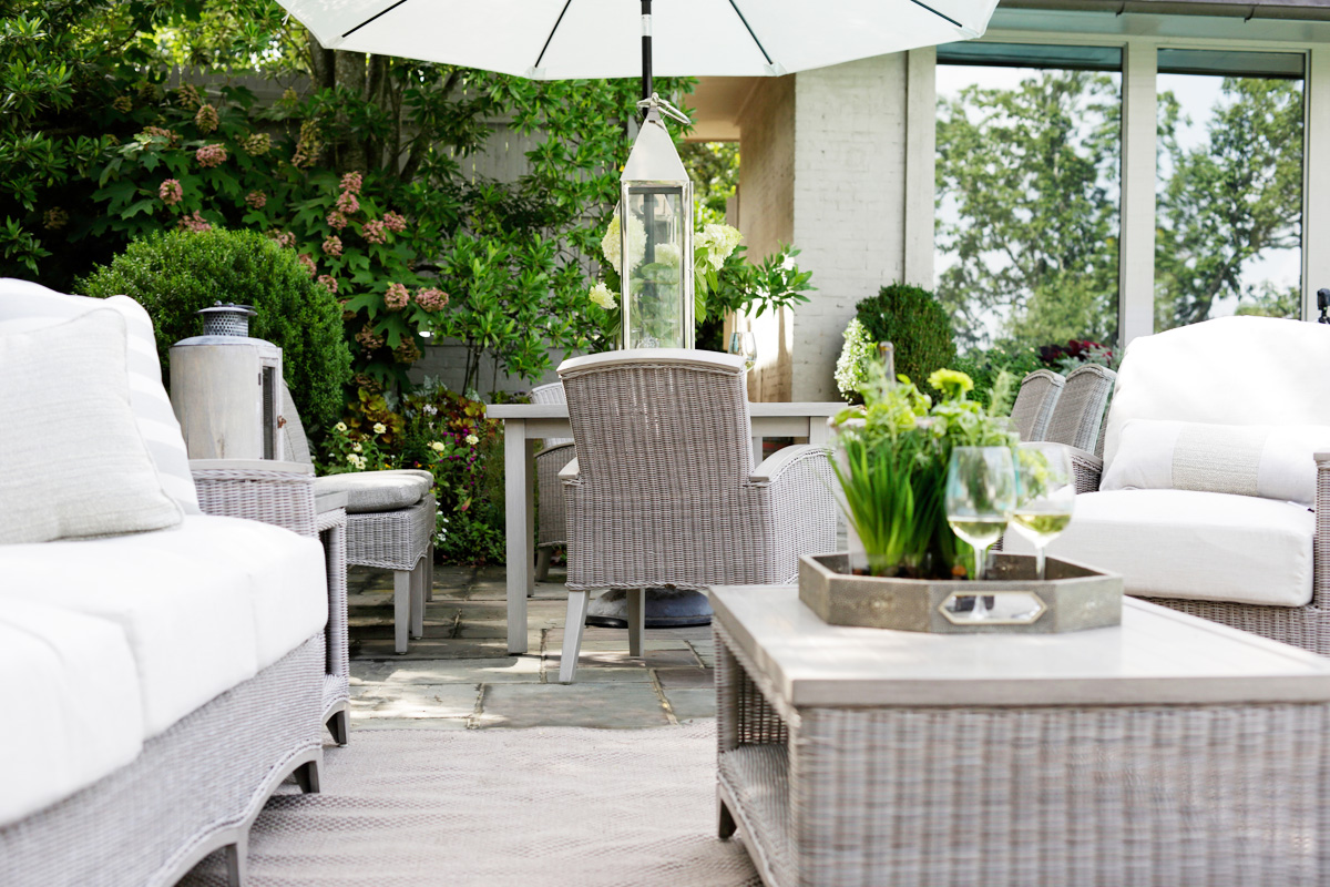 wicker patio furniture