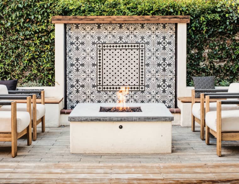 Outdoor Furniture Shopping, Design & Decorating 101